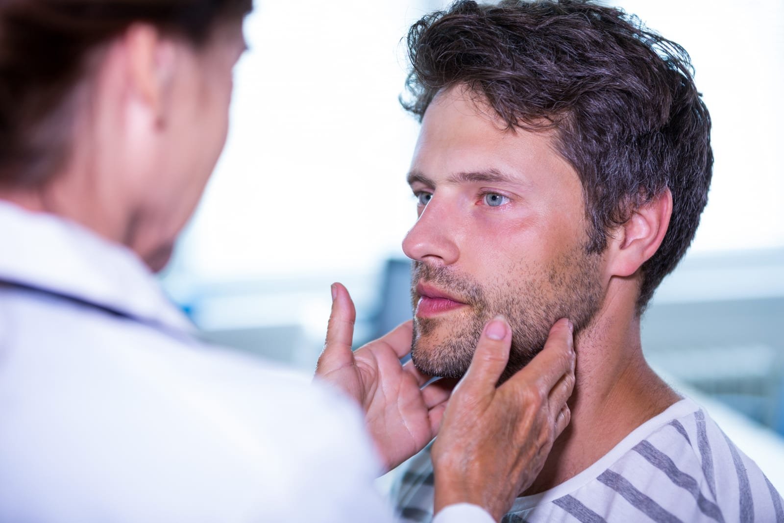 Aplicação de toxina botulínica no masseter para aliviar o bruxismo