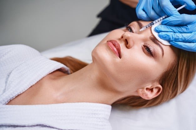 Aplicação de toxina botulínica